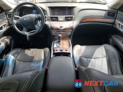 Zdjęcie 8 z 13 samochodu: 2015 INFINITI Q70 3.7 VIN:JN1BY1AP9FM540714 - miniatura