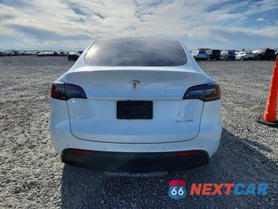 Zdjęcie 6 z 14 samochodu: 2022 TESLA MODEL Y VIN:7SAYGAEE5NF517735 - miniatura