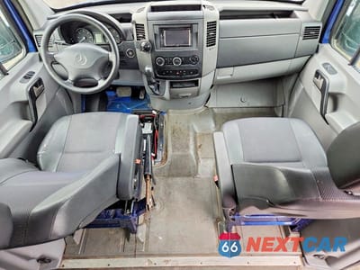 Zdjęcie 8 z 12 samochodu: 2013 MERCEDES-BENZ SPRINTER 2500 VIN:WD4PE7CD4D5755030 - miniatura