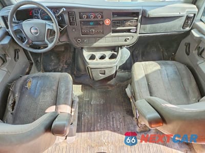 Zdjęcie 8 z 12 samochodu: 2013 GMC SAVANA G1500 VIN:1GTS7AFX6D1153397 - miniatura