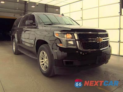 2019 CHEVROLET SUBURBAN C1500 LT 1GNSCHKC4KR352378 - główne zdjęcie licytacji z USA - miniatura