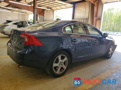Trzecie zdjęcie samochodu z tyłu: 2013 VOLVO S60 T5 VIN:YV1612FS7D2180898 - miniatura