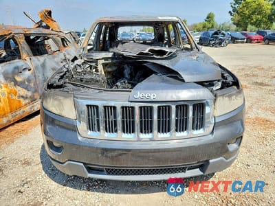 Piąte zdjęcie samochodu w środku: 2011 JEEP GRAND CHEROKEE LAREDO VIN:1J4RR4GG8BC635647 - miniatura