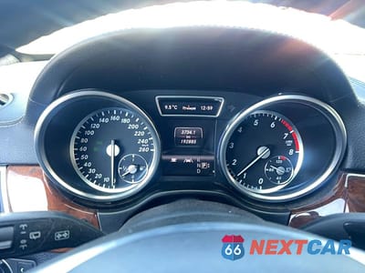 Zdjęcie 8 z 13 samochodu: 2013 MERCEDES-BENZ GL 550 4MATIC VIN:4JGDF7DE8DA124091 - miniatura