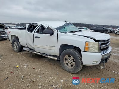 Czwarte zdjęcie samochodu z boku: 2007 CHEVROLET SILVERADO K1500 VIN:2GCEK19J871571266 - miniatura