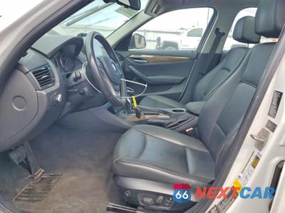 Zdjęcie 7 z 12 samochodu: 2013 BMW X1 XDRIVE28I VIN:WBAVL1C55DVR81863 - miniatura