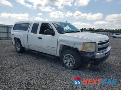 Czwarte zdjęcie samochodu z boku: 2011 CHEVROLET SILVERADO K1500 LS VIN:1GCRKREA7BZ206048 - miniatura
