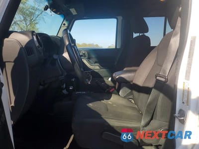Zdjęcie 7 z 13 samochodu: 2016 JEEP WRANGLER UNLIMITED SPORT VIN:1C4BJWDG1GL248072 - miniatura