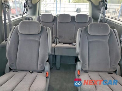Zdjęcie 10 z 13 samochodu: 2005 DODGE GRAND CARAVAN SXT VIN:2D8GP44L35R271834 - miniatura