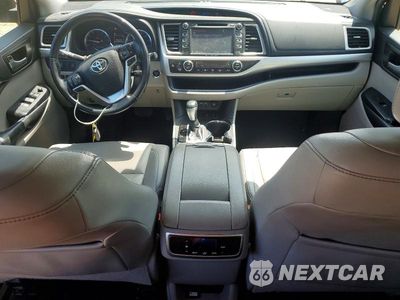 Zdjęcie 8 z 14 samochodu: 2019 TOYOTA HIGHLANDER XLE VIN:5TDJZRFH1KS970662 - miniatura