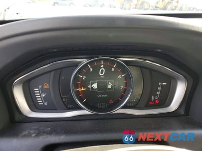 Zdjęcie 9 z 14 samochodu: 2017 VOLVO XC60 T5 DYNAMIC VIN:YV440MRRXH2161205 - miniatura