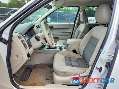Zdjęcie 7 z 12 samochodu: 2008 FORD ESCAPE XLT VIN:1FMCU03108KD74335 - miniatura