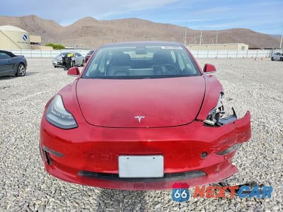 Piąte zdjęcie samochodu w środku: 2018 TESLA MODEL 3 VIN:5YJ3E1EA5JF024416 - miniatura