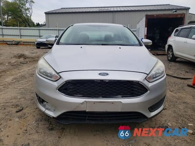 Piąte zdjęcie samochodu w środku: 2017 FORD FOCUS SE VIN:1FADP3FE5HL238282 - miniatura