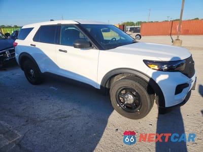 Czwarte zdjęcie samochodu z boku: 2024 FORD EXPLORER POLICE INTERCEPTOR VIN:1FM5K8AB5RGA48351 - miniatura