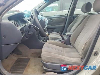 Zdjęcie 7 z 11 samochodu: 2000 TOYOTA CAMRY CE VIN:4T1BG22K0YU681906 - miniatura