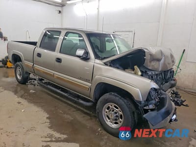 Czwarte zdjęcie samochodu z boku: 2001 CHEVROLET SILVERADO C2500 HEAVY DUTY VIN:1GCHC23U11F206866 - miniatura
