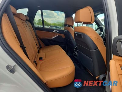 Zdjęcie 10 z 13 samochodu: 2025 BMW X5 XDRIVE40I VIN:5UX23EU0XS9W95298 - miniatura