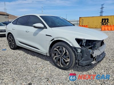 Czwarte zdjęcie samochodu z boku: 2024 AUDI Q8 E-TRON SPORTBACK PREMIUM PLUS VIN:WA1CABGEXRB043506 - miniatura