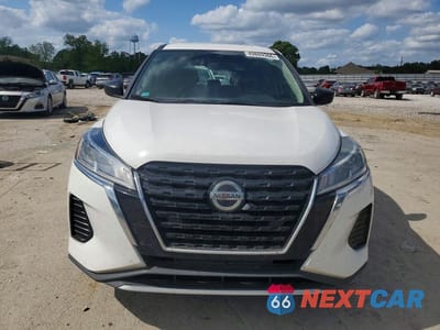 Piąte zdjęcie samochodu w środku: 2021 NISSAN KICKS S VIN:3N1CP5BV3ML565062 - miniatura