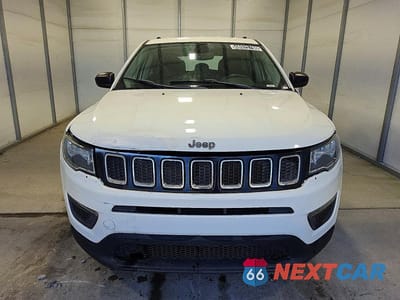 Piąte zdjęcie samochodu w środku: 2019 JEEP COMPASS SPORT VIN:3C4NJCAB3KT832538 - miniatura