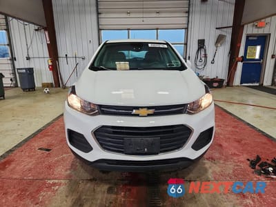 Piąte zdjęcie samochodu w środku: 2020 CHEVROLET TRAX LS VIN:KL7CJNSB5LB059234 - miniatura