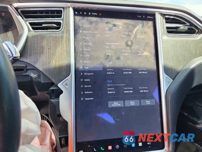 Zdjęcie 9 z 11 samochodu: 2013 TESLA MODEL S VIN:5YJSA1CN4DFP08813 - miniatura