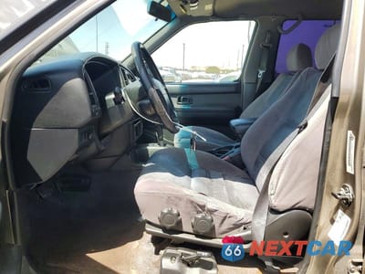 Zdjęcie 7 z 13 samochodu: 2001 NISSAN PATHFINDER SE VIN:JN8DR09XX1W568265 - miniatura