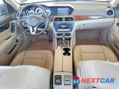 Zdjęcie 8 z 12 samochodu: 2013 MERCEDES-BENZ C 300 4MATIC VIN:WDDGF8AB1DR292535 - miniatura