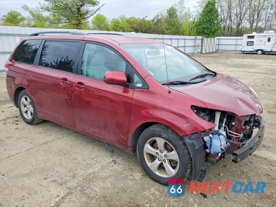 Czwarte zdjęcie samochodu z boku: 2011 TOYOTA SIENNA LE 8-PASSENGER VIN:5TDKK3DCXBS131493 - miniatura