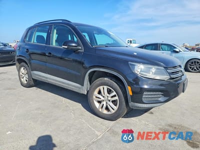 Czwarte zdjęcie samochodu z boku: 2016 VOLKSWAGEN TIGUAN VIN:WVGAV7AX0GW520003 - miniatura