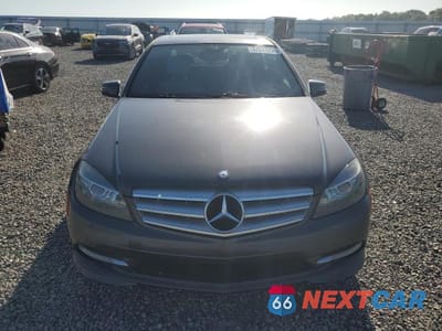 Piąte zdjęcie samochodu w środku: 2011 MERCEDES-BENZ C 300 VIN:WDDGF5EB9BR174030 - miniatura