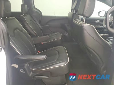 Zdjęcie 11 z 12 samochodu: 2026 CHRYSLER PACIFICA LIMITED VIN:2C4RC1GG7TR170020 - miniatura