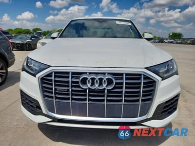 Piąte zdjęcie samochodu w środku: 2021 AUDI Q7 PREMIUM VIN:WA1AXAF76MD028310 - miniatura