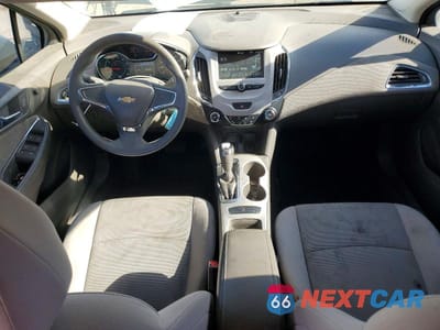 Zdjęcie 8 z 12 samochodu: 2017 CHEVROLET CRUZE LS VIN:1G1BC5SM2H7168909 - miniatura