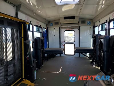 Zdjęcie 10 z 12 samochodu: 2017 FORD ECONOLINE E450 SUPER DUTY CUTAWAY VAN VIN:1FDFE4FS8HDC01494 - miniatura