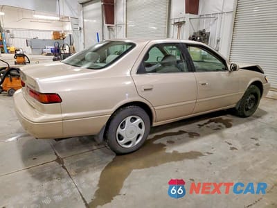 Trzecie zdjęcie samochodu z tyłu: 1997 TOYOTA CAMRY LE V6 VIN:4T1BF22K6VU919207 - miniatura