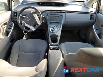 Zdjęcie 8 z 12 samochodu: 2010 TOYOTA PRIUS II VIN:JTDKN3DU0A0082676 - miniatura
