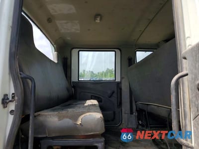Zdjęcie 6 z 10 samochodu: 2013 INTERNATIONAL 4300 TRUCK CAB AND CHASSIS VIN:3HAJTSKMXDL300964 - miniatura