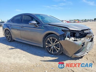 Czwarte zdjęcie samochodu z boku: 2018 TOYOTA CAMRY SE VIN:4T1B11HK3JU038832 - miniatura