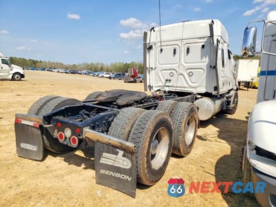 Czwarte zdjęcie samochodu z boku: 2025 FREIGHTLINER CASCADIA 126 SEMI TRUCK VIN:3AKJHHDR6SSVR9893 - miniatura