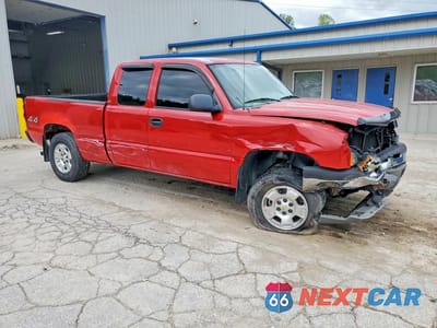 Czwarte zdjęcie samochodu z boku: 2005 CHEVROLET SILVERADO K1500 VIN:2GCEK19V651291152 - miniatura
