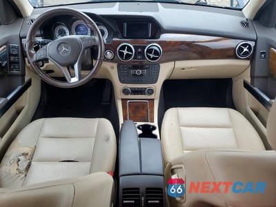 Zdjęcie 8 z 12 samochodu: 2015 MERCEDES-BENZ GLK 350 VIN:WDCGG5HB3FG428555 - miniatura