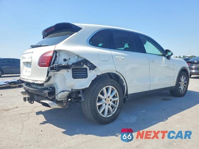 Trzecie zdjęcie samochodu z tyłu: 2013 PORSCHE CAYENNE VIN:WP1AA2A24DLA01121 - miniatura