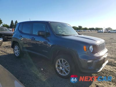 Czwarte zdjęcie samochodu z boku: 2023 JEEP RENEGADE LATITUDE VIN:ZACNJDB13PPP24041 - miniatura