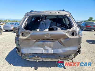Zdjęcie 6 z 14 samochodu: 2017 TOYOTA SIENNA SE 8-PASSENGER VIN:5TDXZ3DC6HS802491 - miniatura