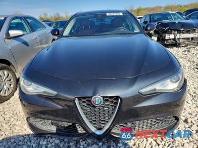 Piąte zdjęcie samochodu w środku: 2019 ALFA ROMEO GIULIA TI VIN:ZARFANBN0K7608212 - miniatura