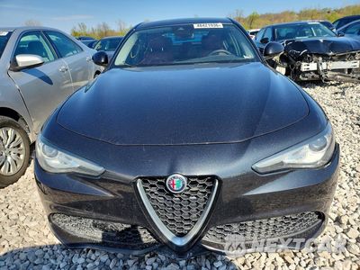 Piąte zdjęcie samochodu w środku: 2019 ALFA ROMEO GIULIA TI VIN:ZARFANBN0K7608212 - miniatura
