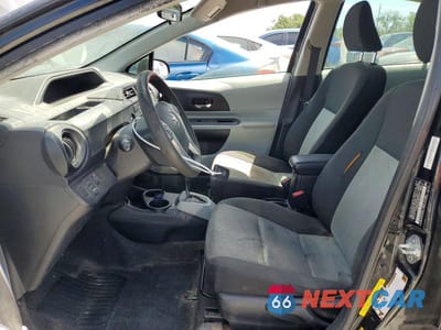 Zdjęcie 7 z 12 samochodu: 2013 TOYOTA PRIUS C THREE VIN:JTDKDTB33D1538519 - miniatura