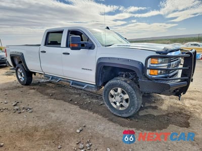 Czwarte zdjęcie samochodu z boku: 2018 CHEVROLET SILVERADO K3500 VIN:1GC4KYCY5JF167867 - miniatura